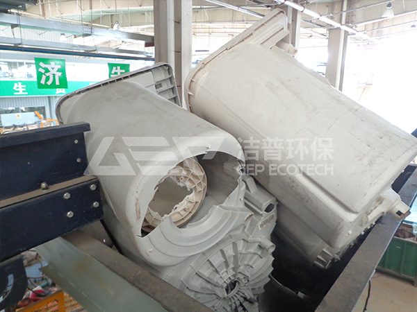 洗衣機(jī)破碎機(jī)生產(chǎn)線(xiàn)現(xiàn)場(chǎng)