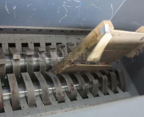 小型廢舊模板破碎機(jī)多少錢一臺